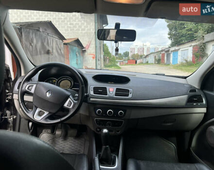 Рено Меган 2009 в Львове на Automoto.ua Черный Рено Меган, объемом двигателя 1.46 л и пробегом 224 тыс. км за 5800 $, фото 24 на Automoto.ua