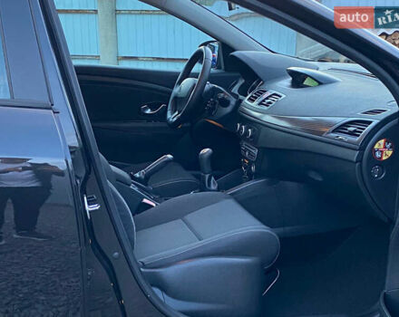 Рено Меган 2009 у Самборе на Automoto.ua Чорний Рено Меган, об'ємом двигуна 1.6 л та пробігом 208 тис. км за 6499 $, фото 69 на Automoto.ua