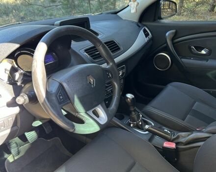 Черный Рено Меган, объемом двигателя 1.5 л и пробегом 300 тыс. км за 5000 $, фото 7 на Automoto.ua