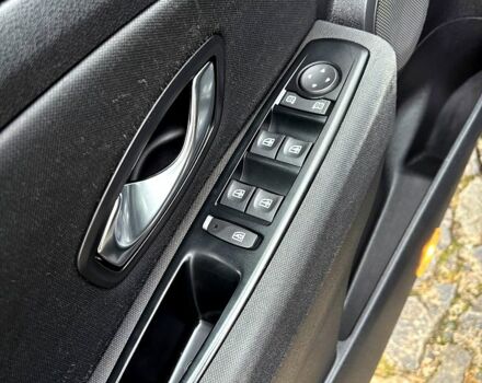 Чорний Рено Меган, об'ємом двигуна 1.6 л та пробігом 212 тис. км за 7500 $, фото 13 на Automoto.ua