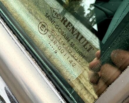 Чорний Рено Меган, об'ємом двигуна 1.6 л та пробігом 212 тис. км за 7500 $, фото 11 на Automoto.ua