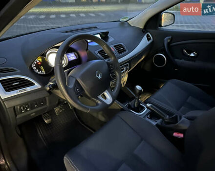 Черный Рено Меган, объемом двигателя 1.6 л и пробегом 155 тыс. км за 7700 $, фото 18 на Automoto.ua