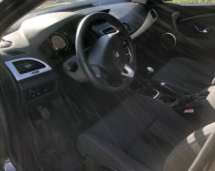 Черный Рено Меган, объемом двигателя 1.5 л и пробегом 232 тыс. км за 7500 $, фото 4 на Automoto.ua