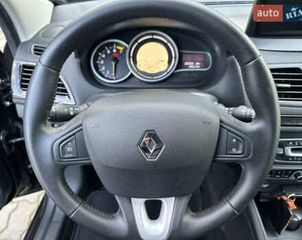 Рено Меган 2011 в Стрые на Automoto.ua Черный Рено Меган, объемом двигателя 1.6 л и пробегом 255 тыс. км за 6950 $, фото 79 на Automoto.ua