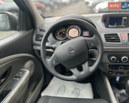 Черный Рено Меган, объемом двигателя 1.6 л и пробегом 108 тыс. км за 8000 $, фото 10 на Automoto.ua