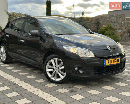 Рено Меган 2011 в Стрые на Automoto.ua Черный Рено Меган, объемом двигателя 1.6 л и пробегом 255 тыс. км за 6950 $, фото 43 на Automoto.ua