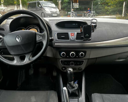 Рено Меган 2011 в Днепре (Днепропетровске) на Automoto.ua Черный Рено Меган, объемом двигателя 1.5 л и пробегом 179 тыс. км за 6499 $, фото 12 на Automoto.ua