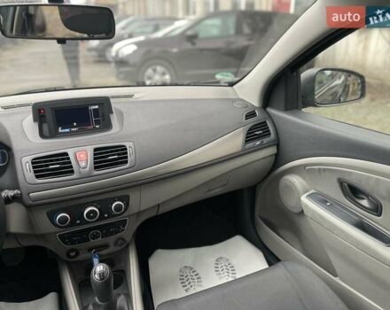 Черный Рено Меган, объемом двигателя 1.6 л и пробегом 108 тыс. км за 8000 $, фото 12 на Automoto.ua