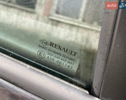 Черный Рено Меган, объемом двигателя 1.6 л и пробегом 108 тыс. км за 8000 $, фото 28 на Automoto.ua