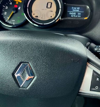 Черный Рено Меган, объемом двигателя 1.5 л и пробегом 196 тыс. км за 7250 $, фото 10 на Automoto.ua