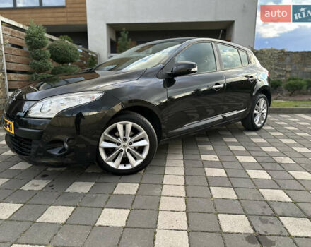Рено Меган 2011 в Стрые на Automoto.ua Черный Рено Меган, объемом двигателя 1.6 л и пробегом 255 тыс. км за 6950 $, фото 14 на Automoto.ua
