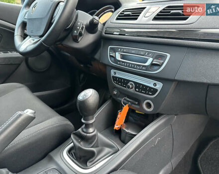 Рено Меган 2011 в Стрые на Automoto.ua Черный Рено Меган, объемом двигателя 1.6 л и пробегом 255 тыс. км за 6950 $, фото 93 на Automoto.ua