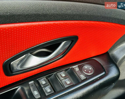 Черный Рено Меган, объемом двигателя 1.6 л и пробегом 250 тыс. км за 6500 $, фото 24 на Automoto.ua