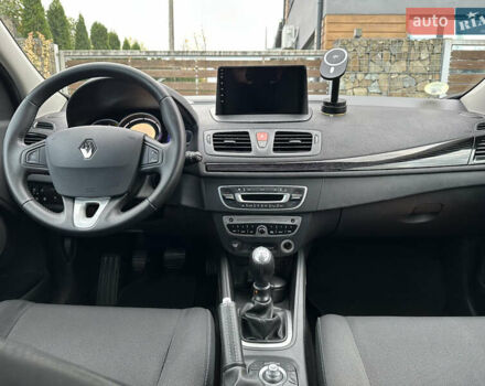 Рено Меган 2011 в Стрые на Automoto.ua Черный Рено Меган, объемом двигателя 1.6 л и пробегом 255 тыс. км за 6950 $, фото 111 на Automoto.ua