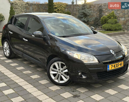 Рено Меган 2011 в Стрые на Automoto.ua Черный Рено Меган, объемом двигателя 1.6 л и пробегом 255 тыс. км за 6950 $, фото 44 на Automoto.ua