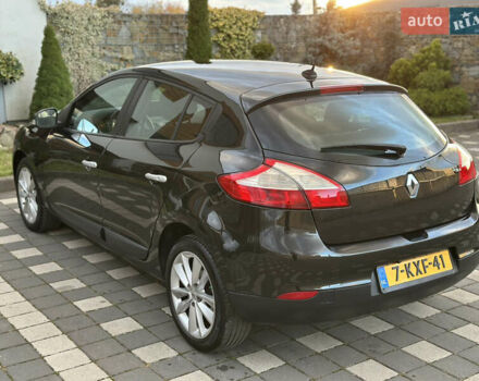 Рено Меган 2011 в Стрые на Automoto.ua Черный Рено Меган, объемом двигателя 1.6 л и пробегом 255 тыс. км за 6950 $, фото 56 на Automoto.ua