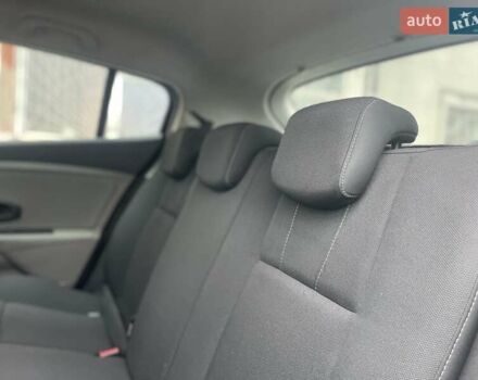 Черный Рено Меган, объемом двигателя 1.6 л и пробегом 108 тыс. км за 8000 $, фото 54 на Automoto.ua