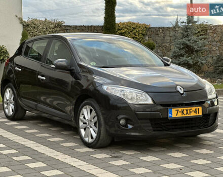 Рено Меган 2011 в Стрые на Automoto.ua Черный Рено Меган, объемом двигателя 1.6 л и пробегом 255 тыс. км за 6950 $, фото 47 на Automoto.ua