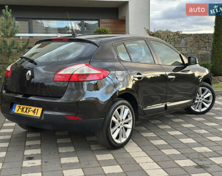 Рено Меган 2011 в Стрые на Automoto.ua Черный Рено Меган, объемом двигателя 1.6 л и пробегом 255 тыс. км за 6950 $, фото 32 на Automoto.ua