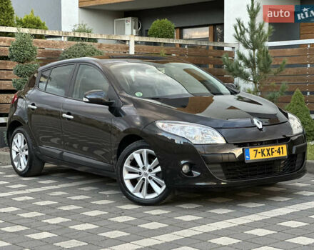 Рено Меган 2011 в Стрые на Automoto.ua Черный Рено Меган, объемом двигателя 1.6 л и пробегом 255 тыс. км за 6950 $, фото 62 на Automoto.ua