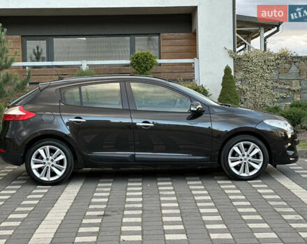 Рено Меган 2011 в Стрые на Automoto.ua Черный Рено Меган, объемом двигателя 1.6 л и пробегом 255 тыс. км за 6950 $, фото 2 на Automoto.ua