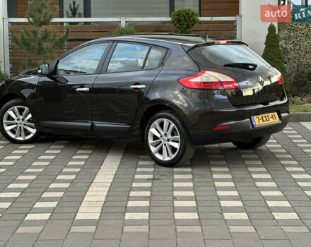 Рено Меган 2011 в Стрые на Automoto.ua Черный Рено Меган, объемом двигателя 1.6 л и пробегом 255 тыс. км за 6950 $, фото 17 на Automoto.ua