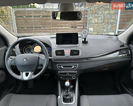 Рено Меган 2011 в Стрые на Automoto.ua Черный Рено Меган, объемом двигателя 1.6 л и пробегом 255 тыс. км за 6950 $, фото 108 на Automoto.ua
