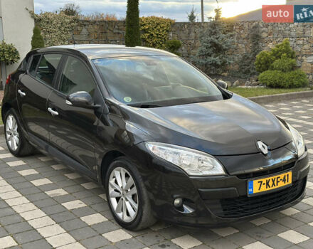 Рено Меган 2011 в Стрые на Automoto.ua Черный Рено Меган, объемом двигателя 1.6 л и пробегом 255 тыс. км за 6950 $, фото 50 на Automoto.ua