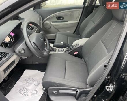 Черный Рено Меган, объемом двигателя 1.6 л и пробегом 108 тыс. км за 8000 $, фото 45 на Automoto.ua