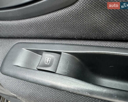 Рено Меган 2011 в Стрые на Automoto.ua Черный Рено Меган, объемом двигателя 1.6 л и пробегом 255 тыс. км за 6950 $, фото 102 на Automoto.ua