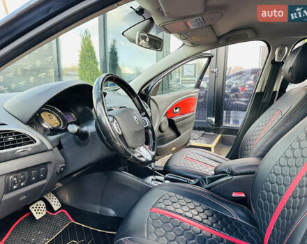 Черный Рено Меган, объемом двигателя 1.6 л и пробегом 250 тыс. км за 6500 $, фото 12 на Automoto.ua