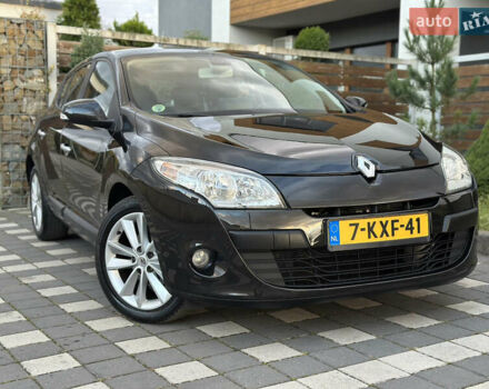 Рено Меган 2011 в Стрые на Automoto.ua Черный Рено Меган, объемом двигателя 1.6 л и пробегом 255 тыс. км за 6950 $, фото 64 на Automoto.ua