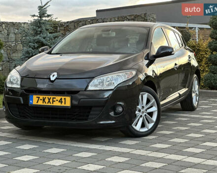 Рено Меган 2011 в Стрые на Automoto.ua Черный Рено Меган, объемом двигателя 1.6 л и пробегом 255 тыс. км за 6950 $, фото 67 на Automoto.ua