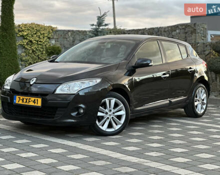 Рено Меган 2011 в Стрые на Automoto.ua Черный Рено Меган, объемом двигателя 1.6 л и пробегом 255 тыс. км за 6950 $, фото 69 на Automoto.ua