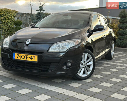 Рено Меган 2011 в Стрые на Automoto.ua Черный Рено Меган, объемом двигателя 1.6 л и пробегом 255 тыс. км за 6950 $, фото 70 на Automoto.ua