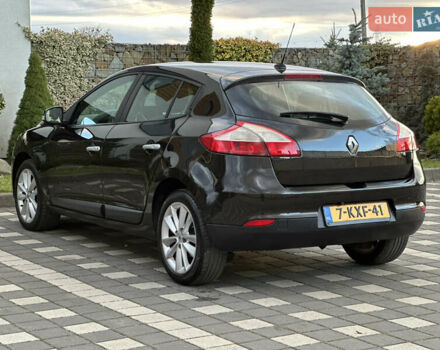 Рено Меган 2011 в Стрые на Automoto.ua Черный Рено Меган, объемом двигателя 1.6 л и пробегом 255 тыс. км за 6950 $, фото 53 на Automoto.ua