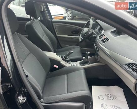 Черный Рено Меган, объемом двигателя 1.6 л и пробегом 108 тыс. км за 8000 $, фото 51 на Automoto.ua