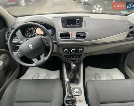 Черный Рено Меган, объемом двигателя 1.6 л и пробегом 108 тыс. км за 8000 $, фото 4 на Automoto.ua