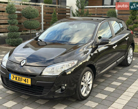 Рено Меган 2011 в Стрые на Automoto.ua Черный Рено Меган, объемом двигателя 1.6 л и пробегом 255 тыс. км за 6950 $, фото 49 на Automoto.ua