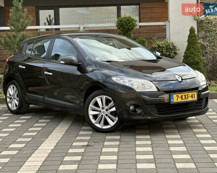 Рено Меган 2011 в Стрые на Automoto.ua Черный Рено Меган, объемом двигателя 1.6 л и пробегом 255 тыс. км за 6950 $, фото 4 на Automoto.ua