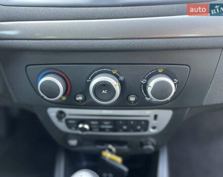 Черный Рено Меган, объемом двигателя 1.6 л и пробегом 210 тыс. км за 7600 $, фото 15 на Automoto.ua