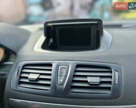 Черный Рено Меган, объемом двигателя 1.6 л и пробегом 210 тыс. км за 7600 $, фото 16 на Automoto.ua