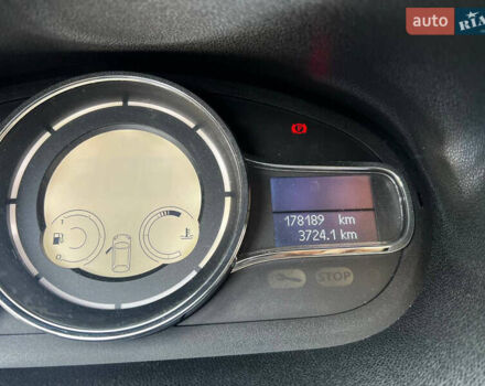 Черный Рено Меган, объемом двигателя 1.6 л и пробегом 178 тыс. км за 8500 $, фото 7 на Automoto.ua