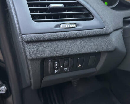 Черный Рено Меган, объемом двигателя 1.6 л и пробегом 211 тыс. км за 7400 $, фото 9 на Automoto.ua