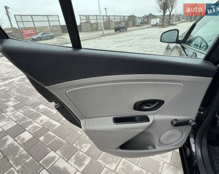 Черный Рено Меган, объемом двигателя 1.6 л и пробегом 206 тыс. км за 7300 $, фото 34 на Automoto.ua