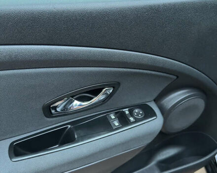 Черный Рено Меган, объемом двигателя 1.6 л и пробегом 211 тыс. км за 7400 $, фото 8 на Automoto.ua