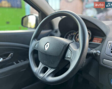 Черный Рено Меган, объемом двигателя 1.6 л и пробегом 210 тыс. км за 7600 $, фото 17 на Automoto.ua