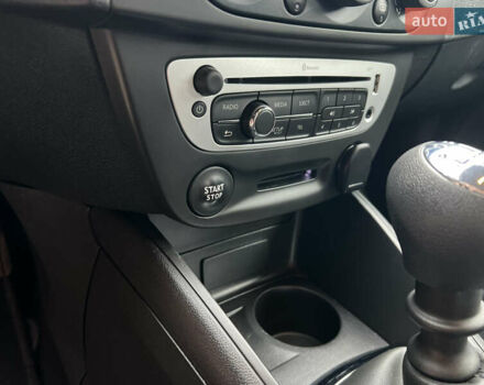 Черный Рено Меган, объемом двигателя 1.6 л и пробегом 205 тыс. км за 9250 $, фото 49 на Automoto.ua