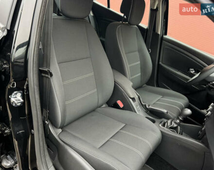 Черный Рено Меган, объемом двигателя 1.6 л и пробегом 205 тыс. км за 9250 $, фото 67 на Automoto.ua