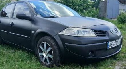 Черный Рено Меган, объемом двигателя 1.4 л и пробегом 184 тыс. км за 3100 $, фото 5 на Automoto.ua